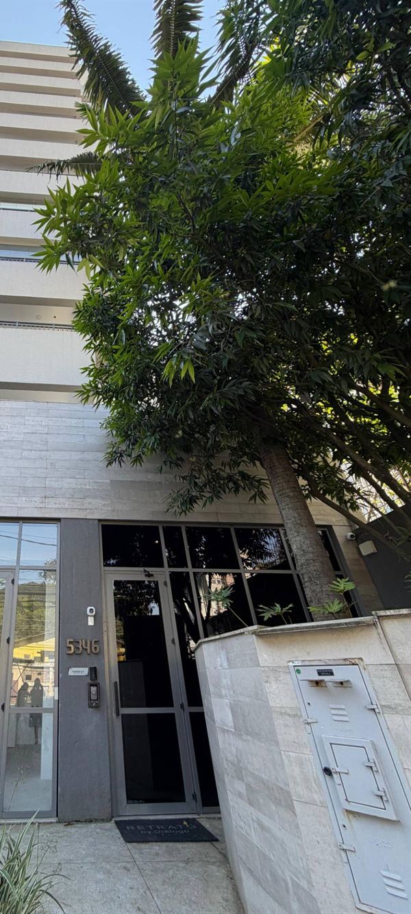 Fachada do edifício comercial na Avenida Santo Amaro, 5346, Brooklin, onde fica a sala para sublocação